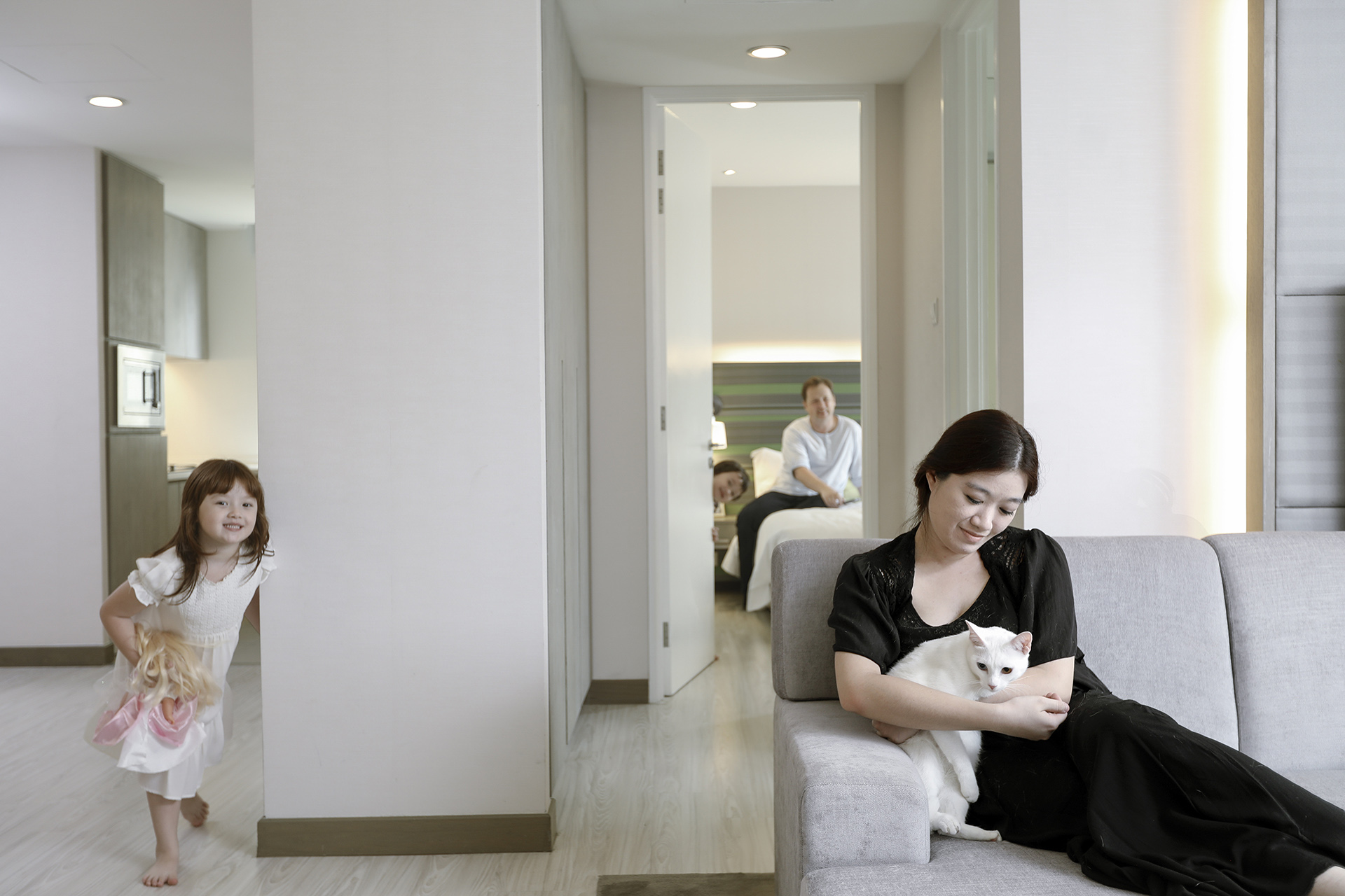 3_UOAH_Our-Properties_Capri_Hotel-Room_01