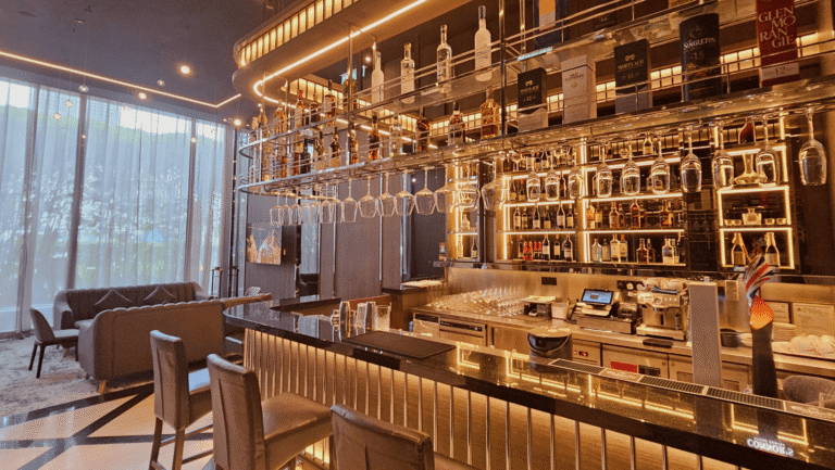 2025 - Veranda Bar & Lounge, VE Hotel & Residence